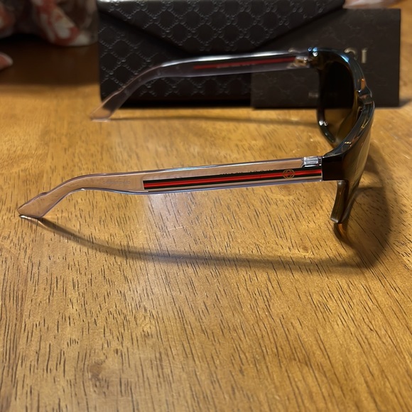 Gucci Sunglasses - Picture 3 of 4